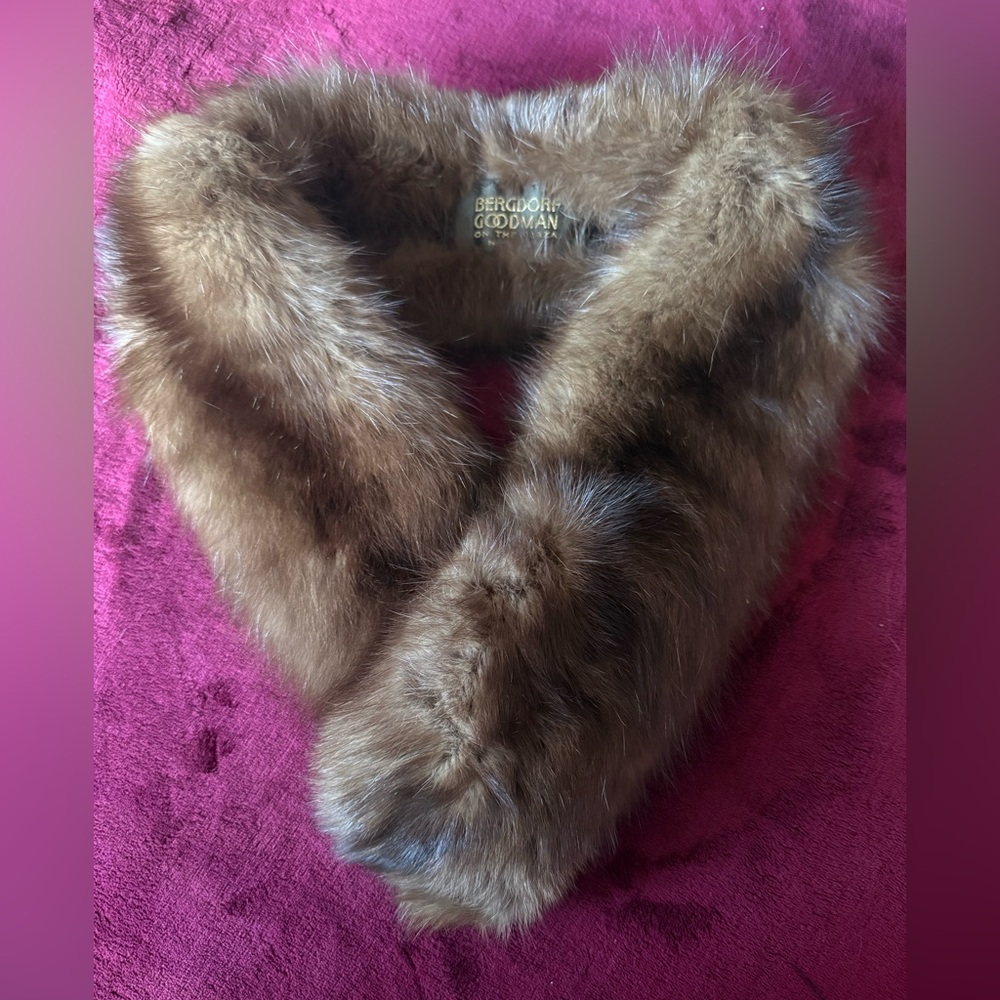 Vintage Bergdorf Goodman on the Plaza, New York genuine Mink Fur Collar